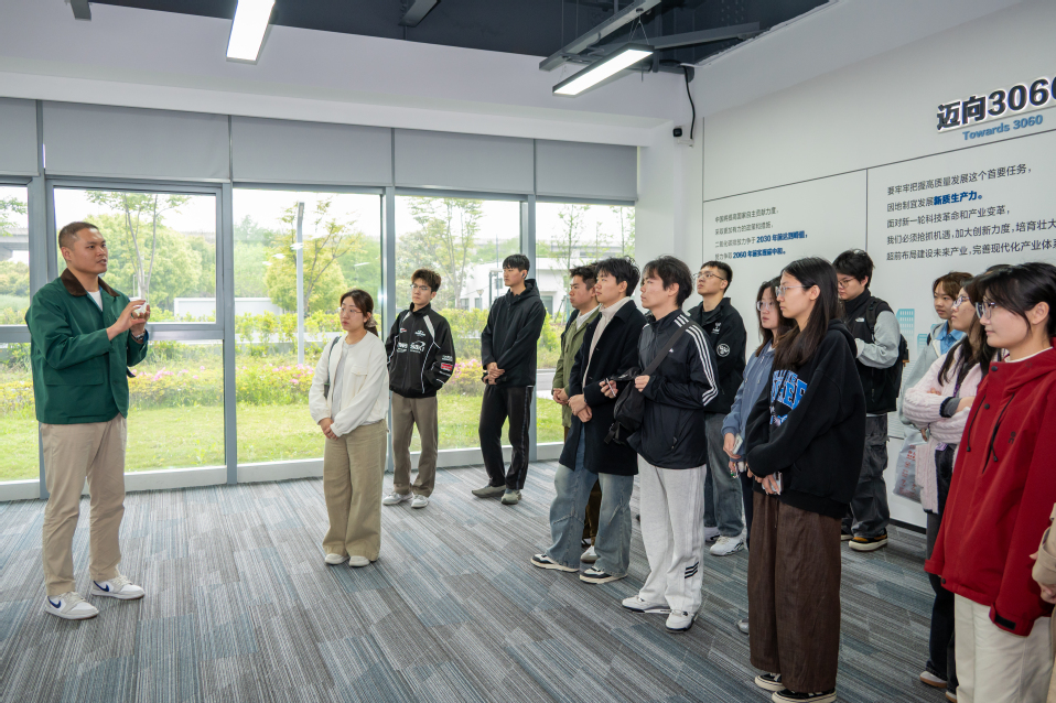 威尼斯wns8885556师生赴上海融和元储能源有限公司参观学习